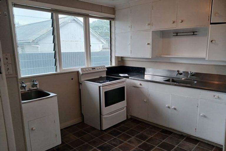 Photo of property in 2/104 Cook Street, West End, Palmerston North, 4410