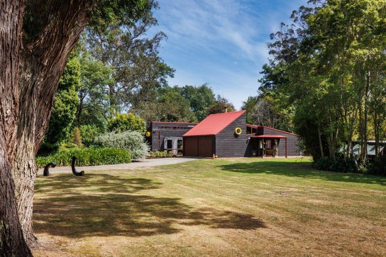 Photo of property in 39 Wanganui Road, Marton, 4710