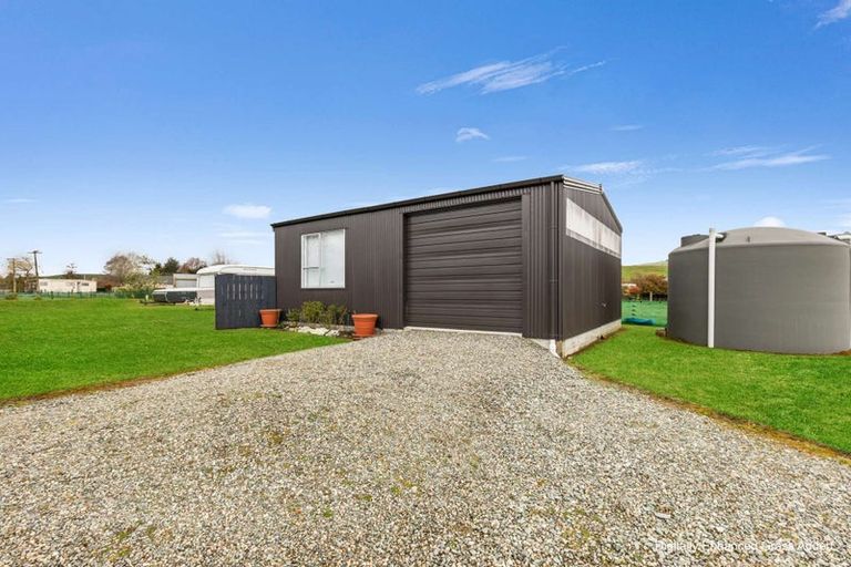 Photo of property in 9 Cleadon Street, Waikaia, 9778