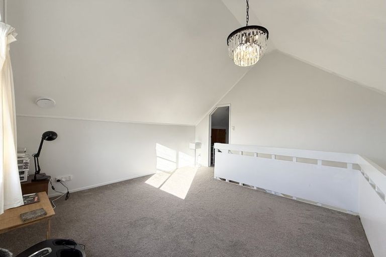 Photo of property in 2/3 Aorangi Place, Birkenhead, Auckland, 0626