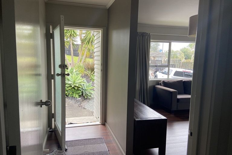 Photo of property in 43 Redwood Drive, Massey, Auckland, 0614