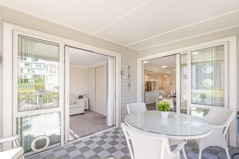 Photo of property in 96 Panorama Heights, Orewa, 0931