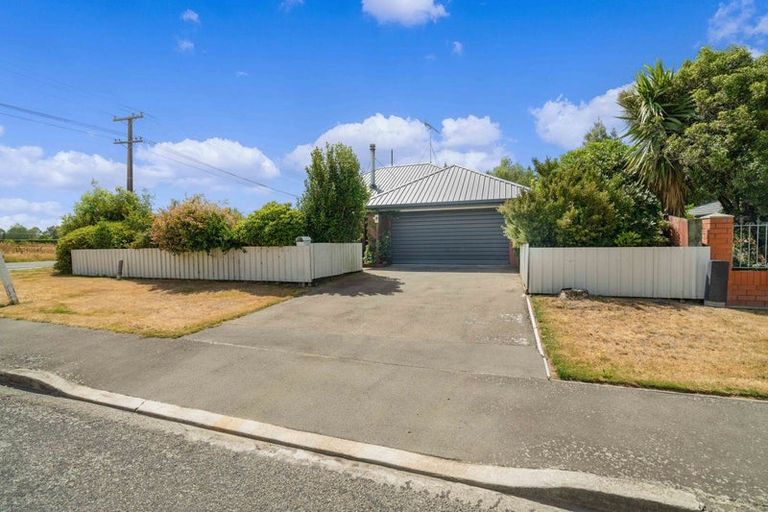 Photo of property in 1 Oakden Drive, Darfield, 7510
