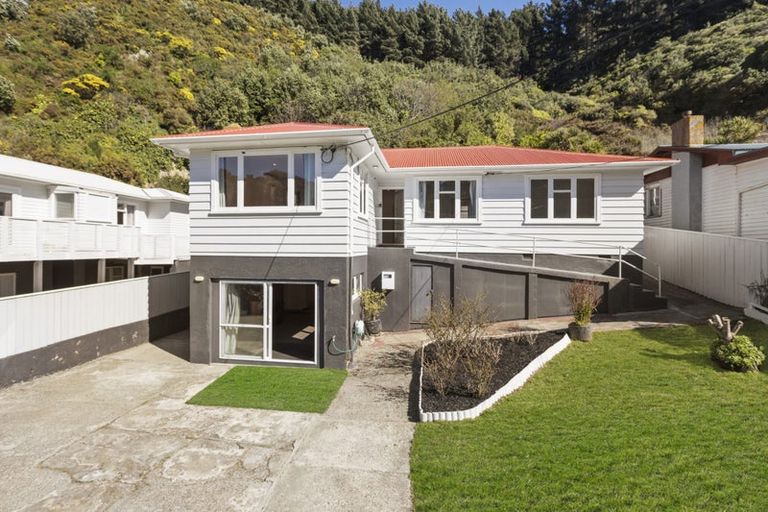 Photo of property in 147 Happy Valley Road, Owhiro Bay, Wellington, 6023