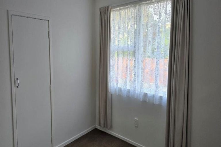 Photo of property in 1/37 Kirrie Avenue, Te Atatu South, Auckland, 0610
