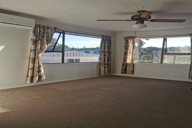 Photo of property in 54 Arodella Crescent, Ranui, Auckland, 0612