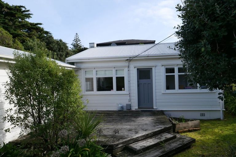 Photo of property in 61 Tutere Street, Waikanae Beach, Waikanae, 5036
