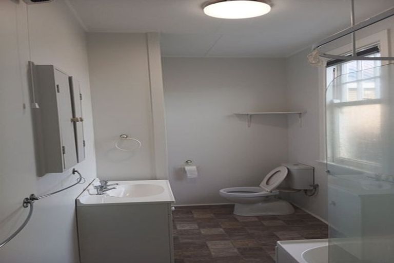 Photo of property in 148 Coutts Street, Kilbirnie, Wellington, 6022