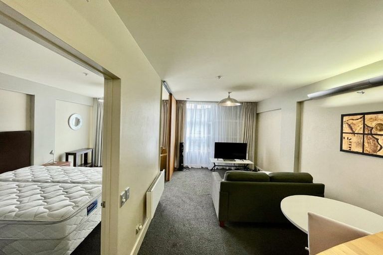 Photo of property in St Pauls Apartments, 99/43u Mulgrave Street, Thorndon, Wellington, 6011