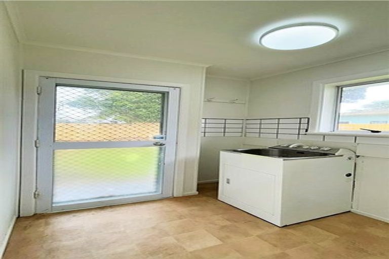 Photo of property in 81a Gloucester Road, Manurewa, Auckland, 2102