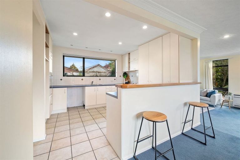 Photo of property in 22 Camberwell Place, Avonhead, Christchurch, 8042