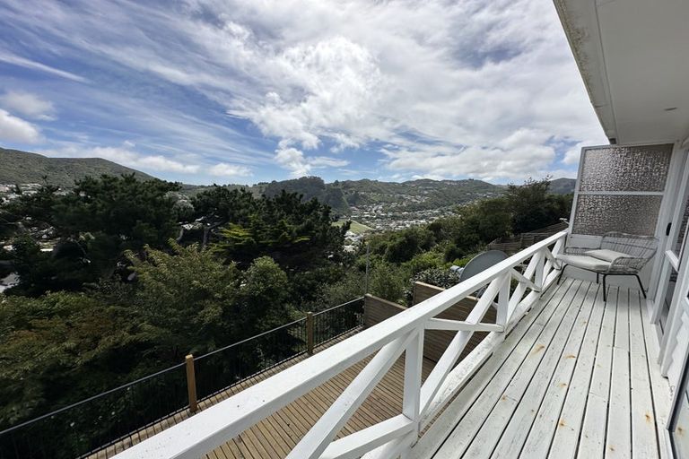 Photo of property in 24a Parklands Drive, Karori, Wellington, 6012