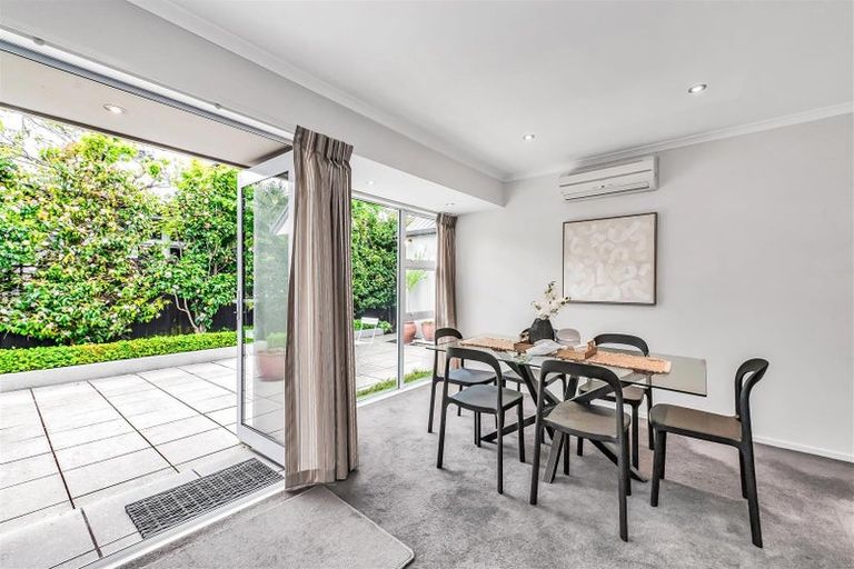 Photo of property in 27 Tui Street, Fendalton, Christchurch, 8041