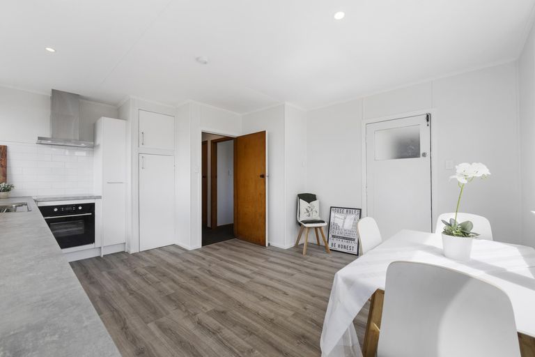 Photo of property in 16 Kowhai Street, Tuakau, 2121