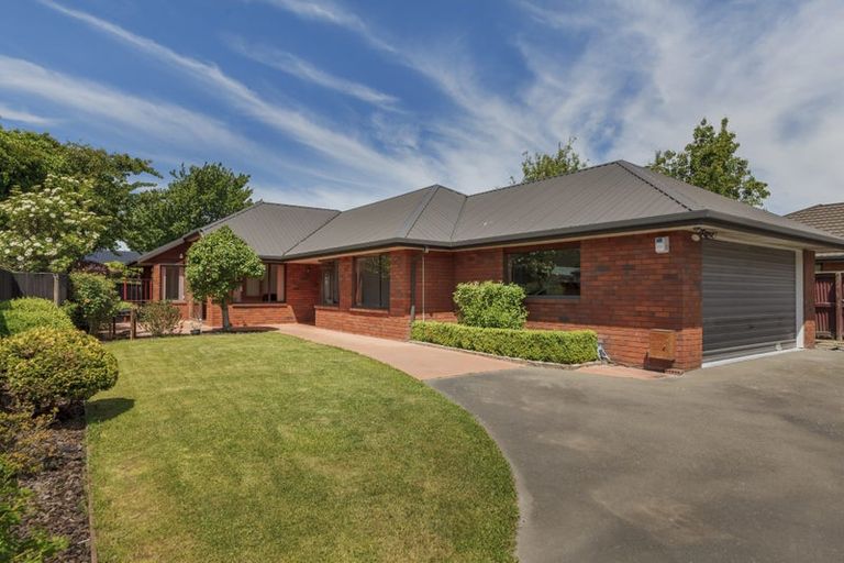 Photo of property in 17 Worthy Street, Ilam, Christchurch, 8041