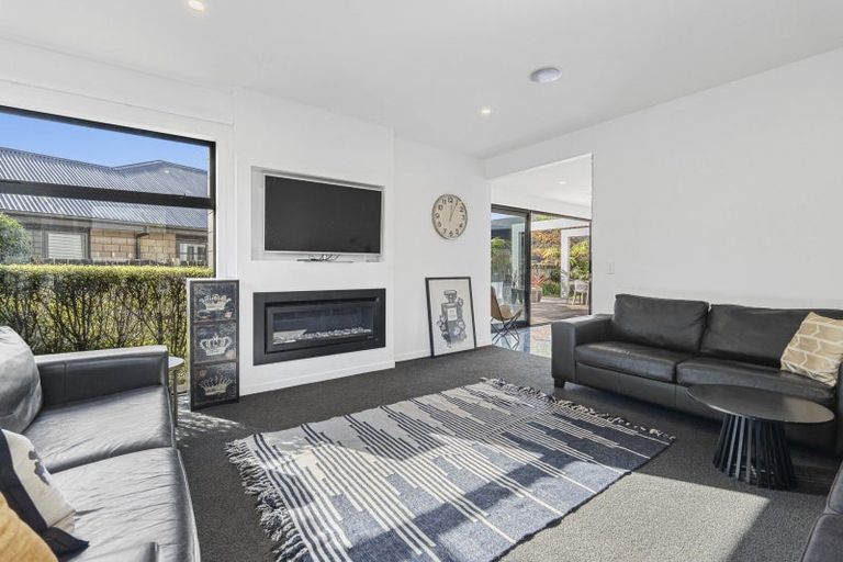 Photo of property in 13 Fernbrook Drive, Hurworth, New Plymouth, 4310