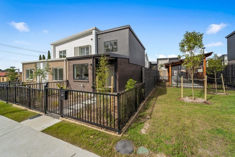Photo of property in 361 Glengarry Road, Glen Eden, Auckland, 0602