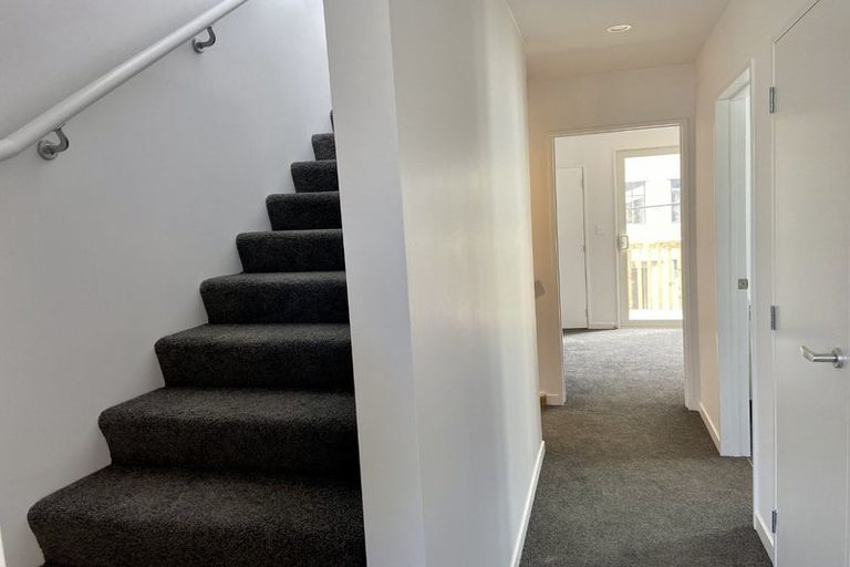 Photo of property in 30u2 Pirie Street, Mount Victoria, Wellington, 6011