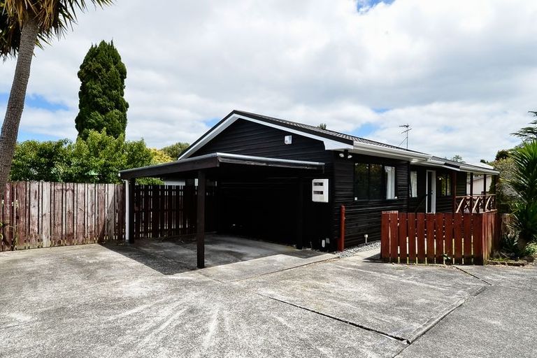 Photo of property in 2/14 Queen Mary Avenue, New Lynn, Auckland, 0600