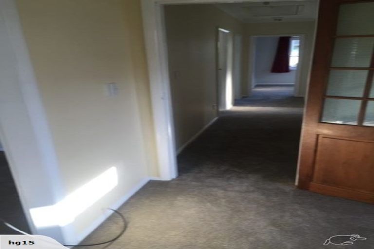 Photo of property in 6 Middlesex Place, Northland, Wellington, 6012