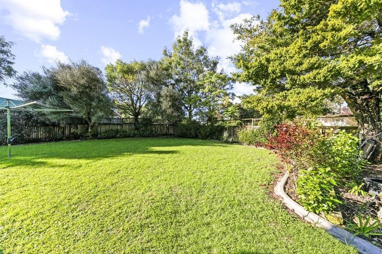 Photo of property in 1 Awatahi Place, Greenhithe, Auckland, 0632