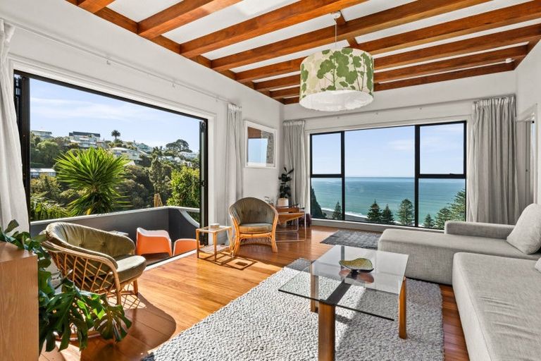 Photo of property in 18 Hukarere Road, Bluff Hill, Napier, 4110