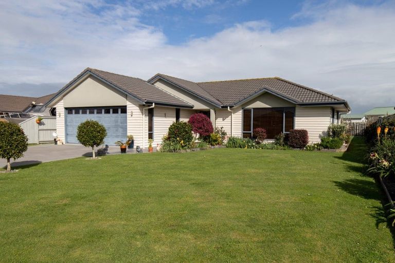 Photo of property in 42 Benner Drive, Ngatea, 3503