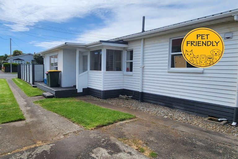 Photo of property in 10a Cutfield Road, New Plymouth, 4310