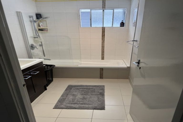 Photo of property in 32a Bayview Road, Bayview, Auckland, 0629