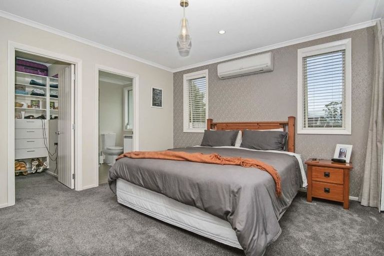 Photo of property in 96 Brougham Street, Westport, 7825