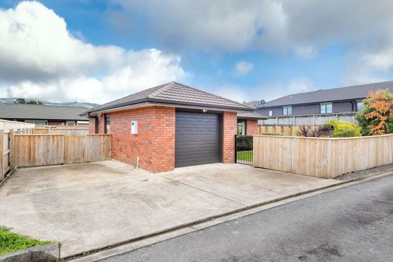 Photo of property in 52 Sunstone Crescent, Brown Owl, Upper Hutt, 5018