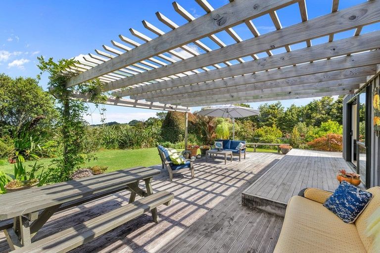 Photo of property in 204 Fishlock Road, Te Arai, Wellsford, 0974