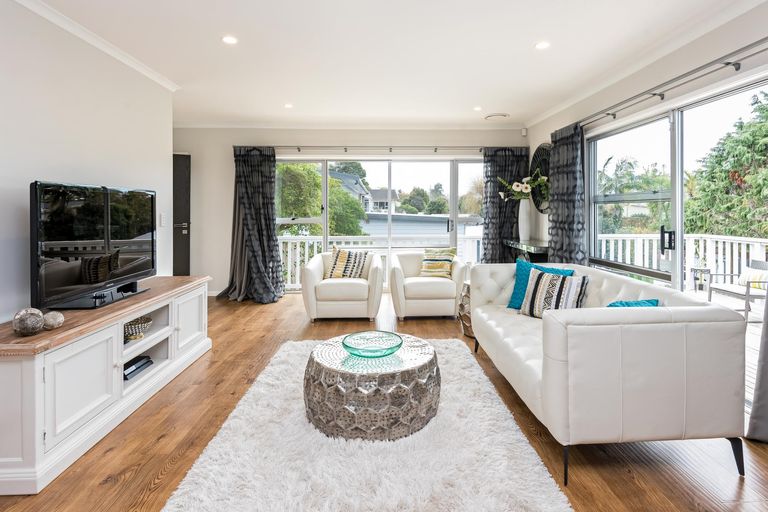 Photo of property in 65 Meadway, Sunnyhills, Auckland, 2010