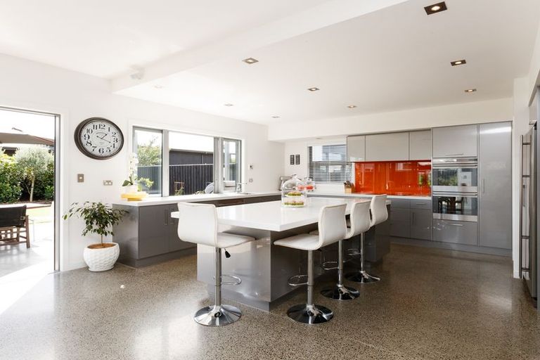 Photo of property in 18 Grand Oaks Drive, Awapuni, Palmerston North, 4412