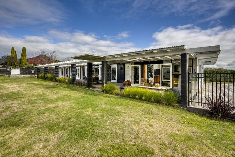 Photo of property in 70 Reynolds Road, Havelock North, 4130