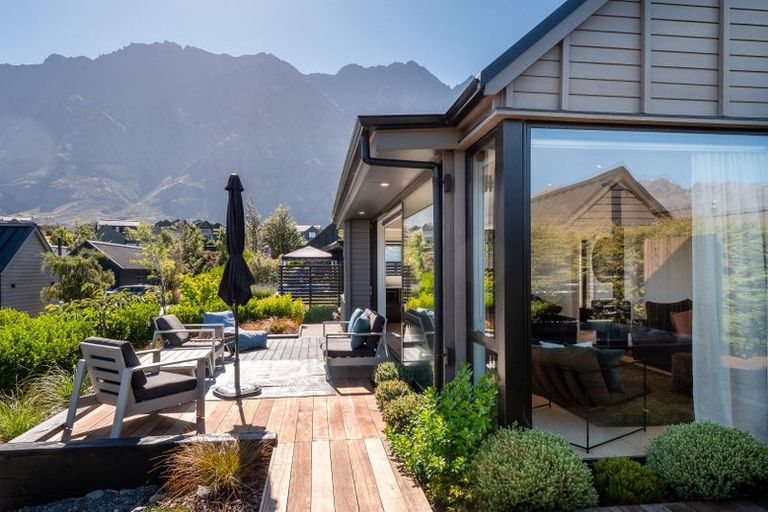 Photo of property in 5 Parera Lane, Jacks Point, Queenstown, 9371