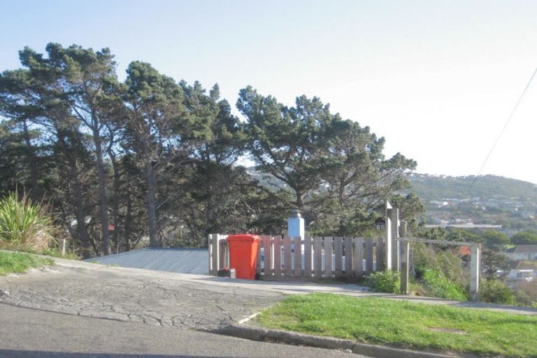 Photo of property in 12 Spur Grove, Titahi Bay, Porirua, 5022