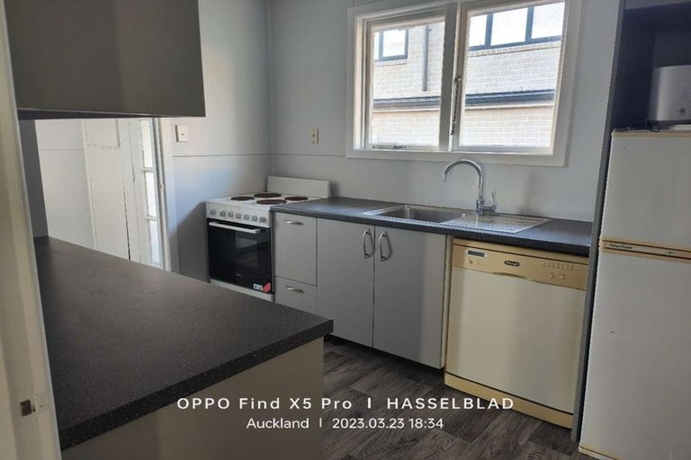 Photo of property in 38 Kervil Avenue, Te Atatu Peninsula, Auckland, 0610