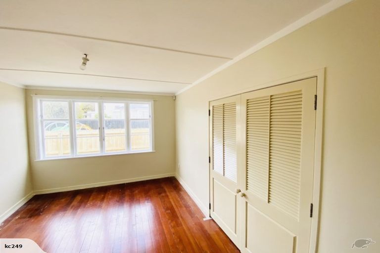 Photo of property in 45 Margan Avenue, New Lynn, Auckland, 0600