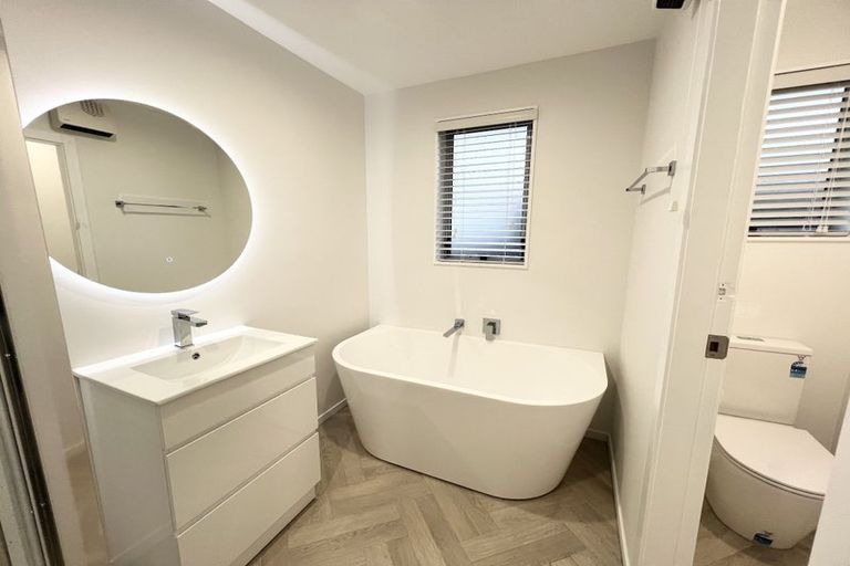 Photo of property in 35 Oldwood Street, Bishopdale, Christchurch, 8053