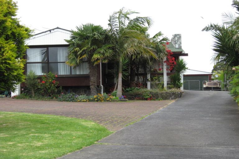 Photo of property in 60 Muir Avenue, Mangere Bridge, Auckland, 2022