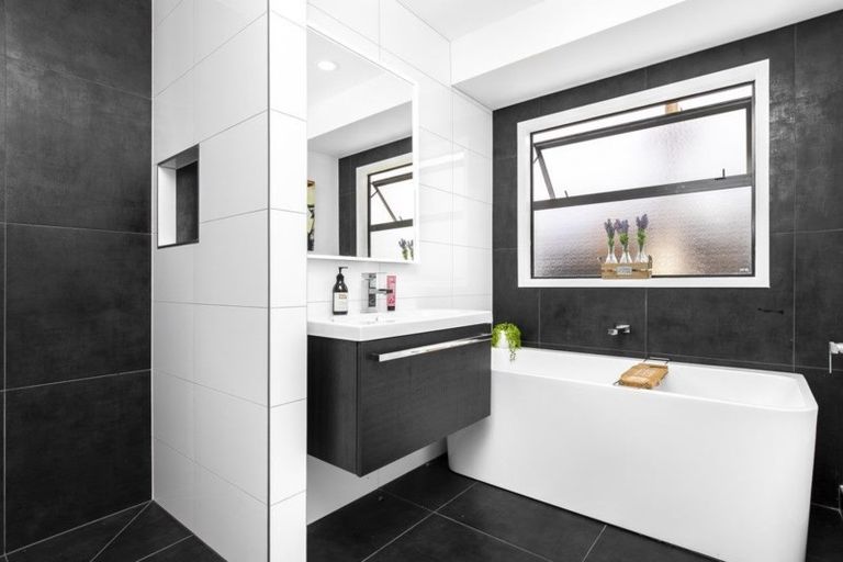 Photo of property in 32 Les Fisher Place, Pukekohe, 2120