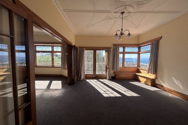 Photo of property in 100 Mortimer Terrace, Brooklyn, Wellington, 6021