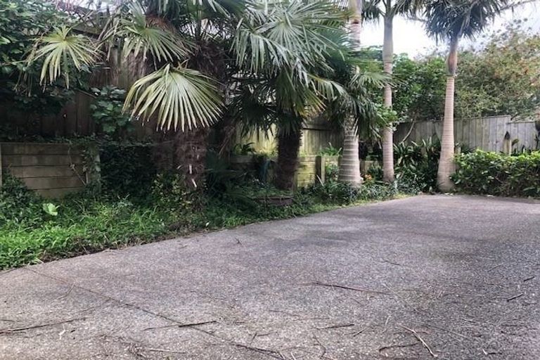 Photo of property in 4a/3 Corrella Road, Belmont, Auckland, 0622