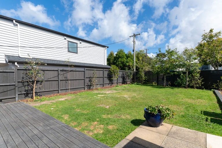 Photo of property in 52 Parker Avenue, New Lynn, Auckland, 0600