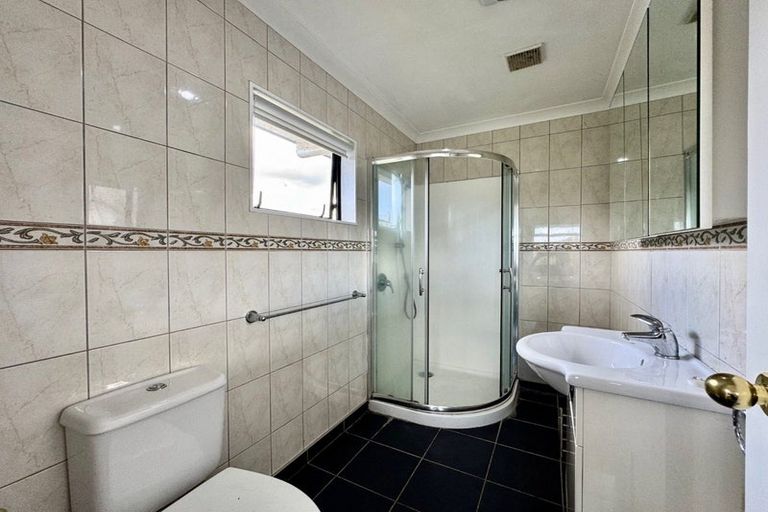 Photo of property in 25 Chieftain Rise, Goodwood Heights, Auckland, 2105
