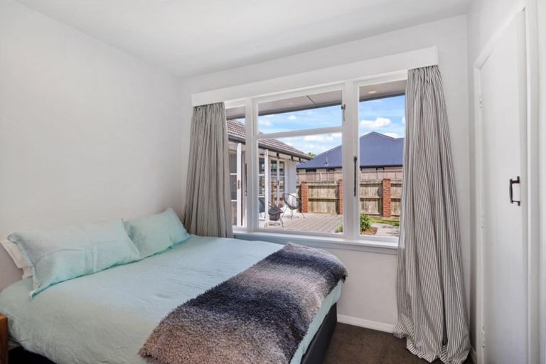 Photo of property in 1/6 Penhelig Place, Burnside, Christchurch, 8053