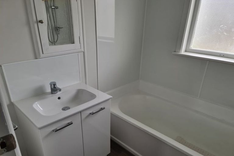 Photo of property in 86 Rata Road, Raumati Beach, Paraparaumu, 5032