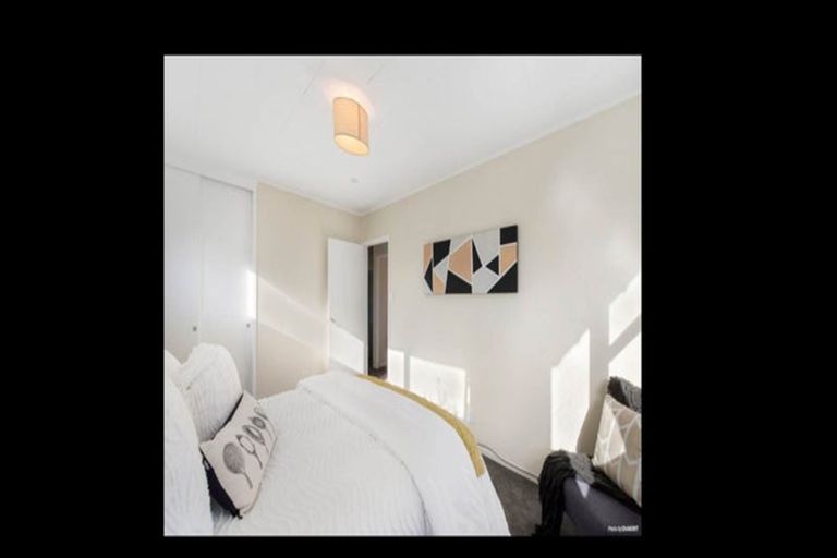 Photo of property in 1/7 Odette Road, Totara Vale, Auckland, 0629