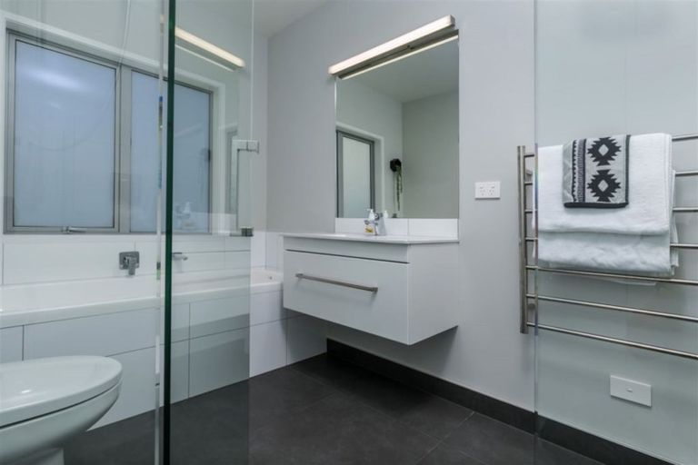 Photo of property in 48 Crabb Fields Lane, Riverhead, 0820